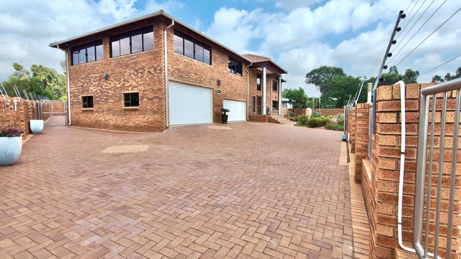 6 Bedroom Property for Sale in Vaal Marina Gauteng