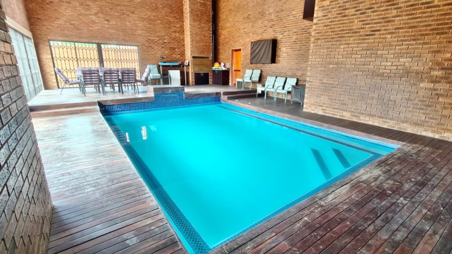 6 Bedroom Property for Sale in Vaal Marina Gauteng