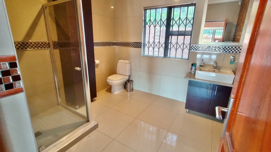 6 Bedroom Property for Sale in Vaal Marina Gauteng