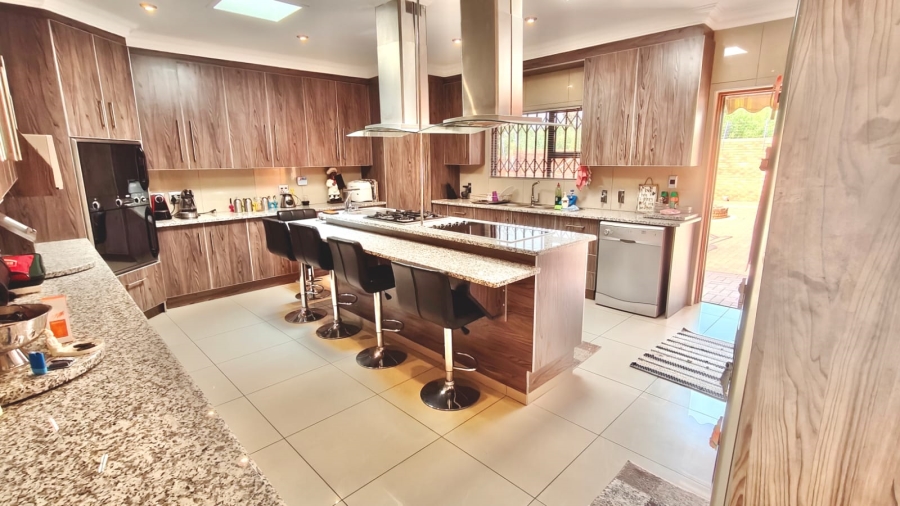 6 Bedroom Property for Sale in Vaal Marina Gauteng