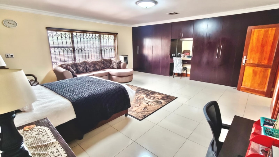 6 Bedroom Property for Sale in Vaal Marina Gauteng