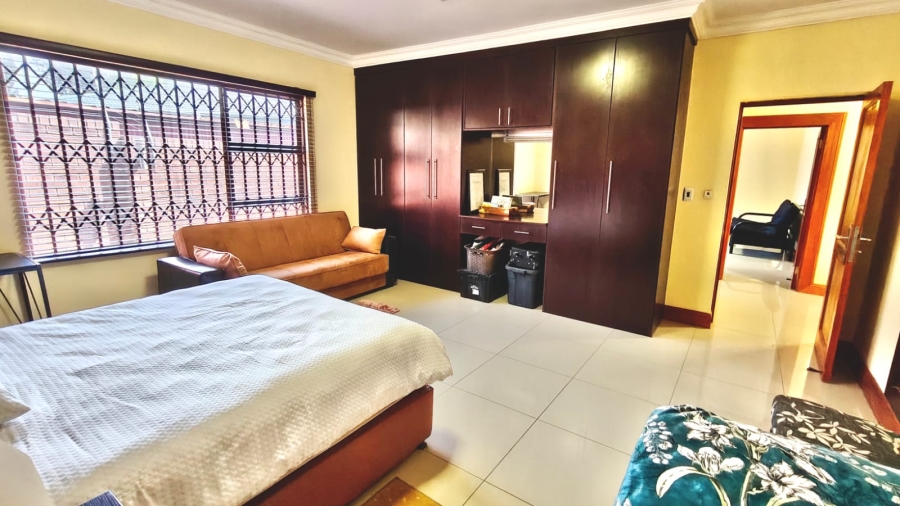 6 Bedroom Property for Sale in Vaal Marina Gauteng