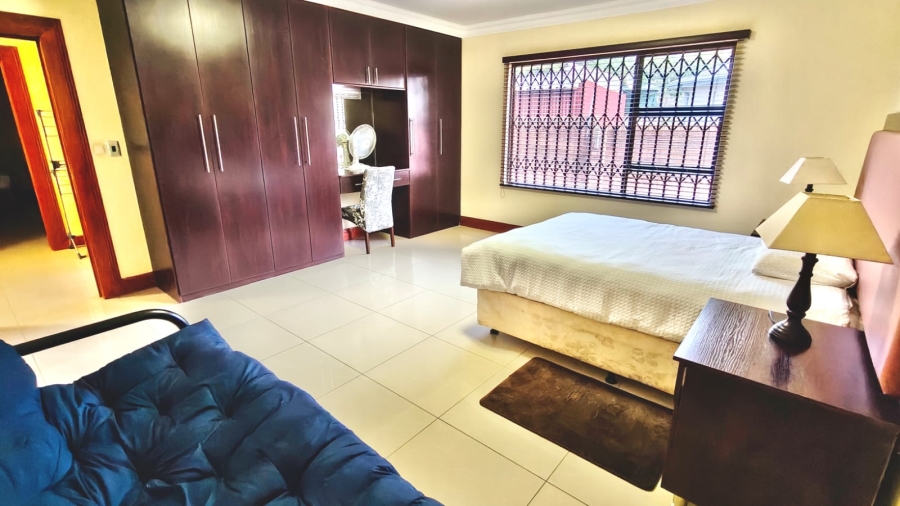 6 Bedroom Property for Sale in Vaal Marina Gauteng