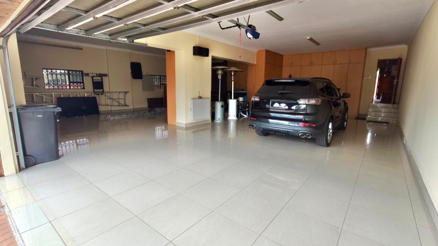 6 Bedroom Property for Sale in Vaal Marina Gauteng