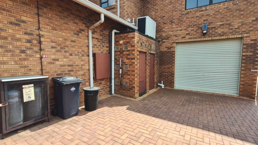 6 Bedroom Property for Sale in Vaal Marina Gauteng