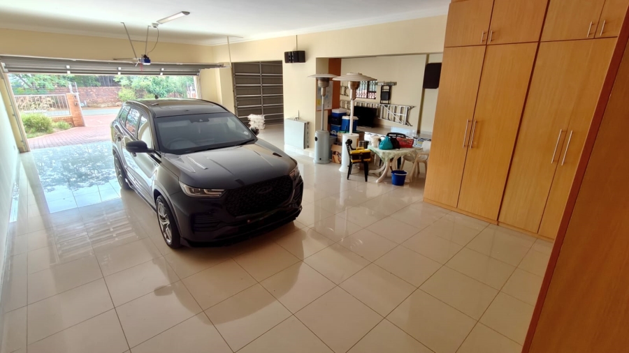 6 Bedroom Property for Sale in Vaal Marina Gauteng