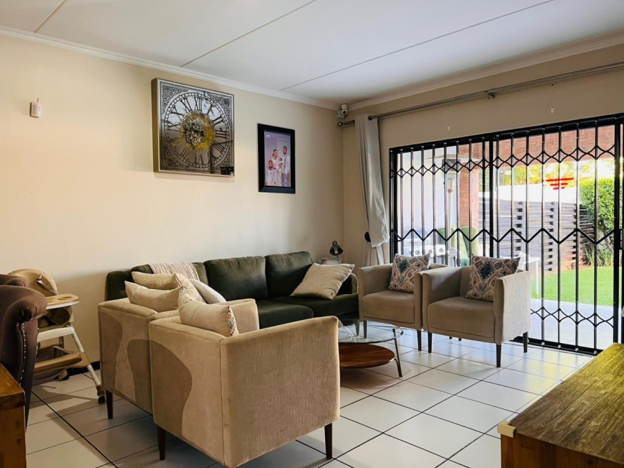 3 Bedroom Property for Sale in Greenstone Hill Gauteng