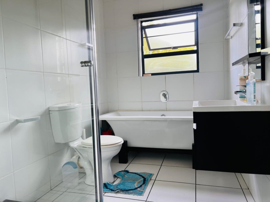 3 Bedroom Property for Sale in Greenstone Hill Gauteng
