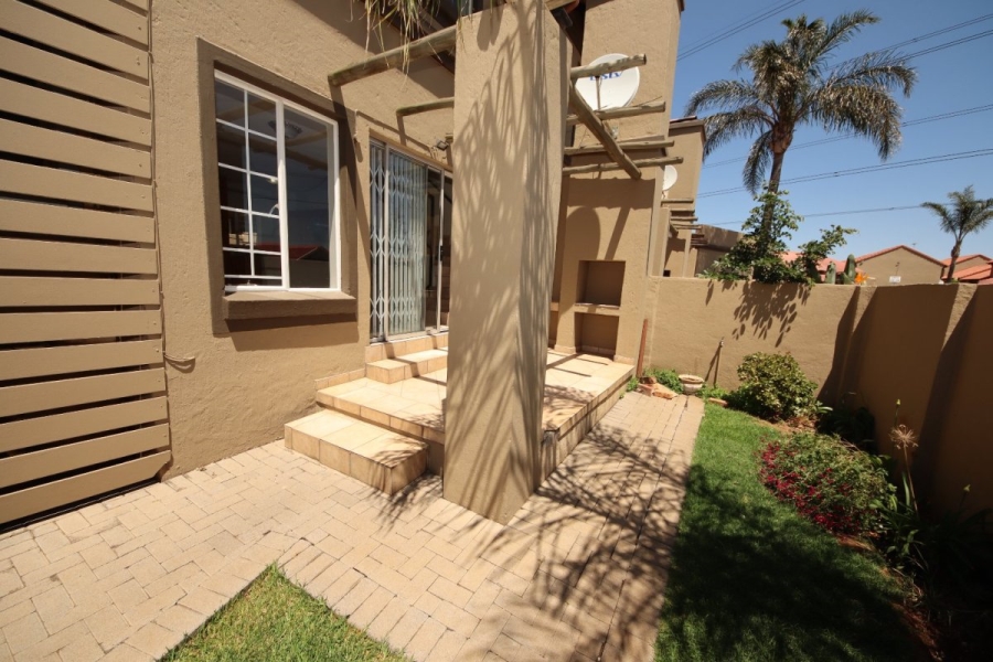 2 Bedroom Property for Sale in Eden Glen Gauteng