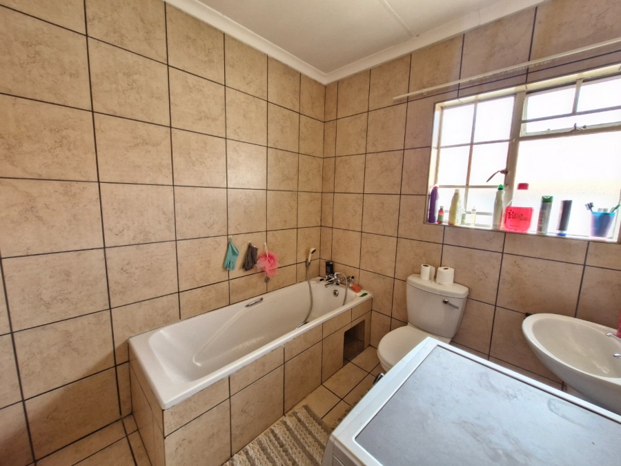 2 Bedroom Property for Sale in Comet Gauteng