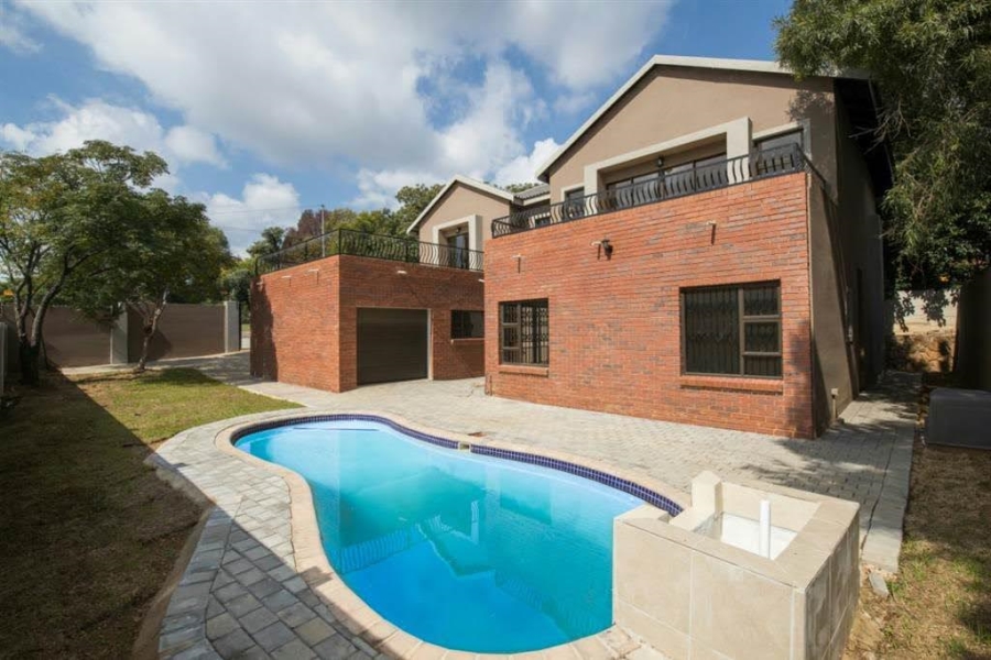 To Let 4 Bedroom Property for Rent in Waterkloof Ridge Gauteng