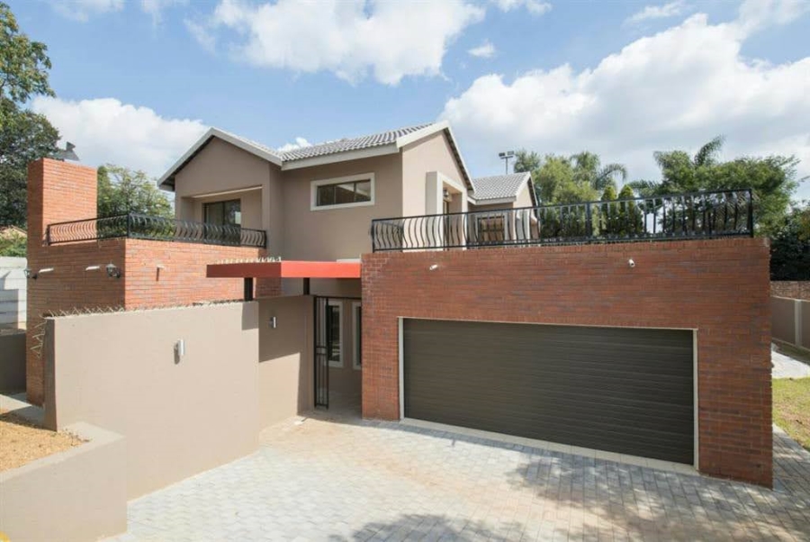 To Let 4 Bedroom Property for Rent in Waterkloof Ridge Gauteng