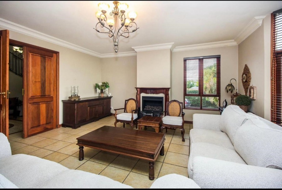 4 Bedroom Property for Sale in Woodhill Estate Gauteng