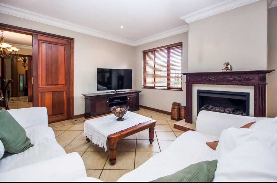 4 Bedroom Property for Sale in Woodhill Estate Gauteng