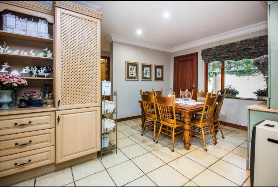 4 Bedroom Property for Sale in Woodhill Estate Gauteng