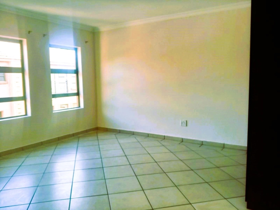 6 Bedroom Property for Sale in Kosmosdal Gauteng