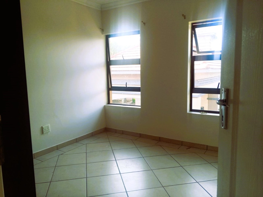 6 Bedroom Property for Sale in Kosmosdal Gauteng