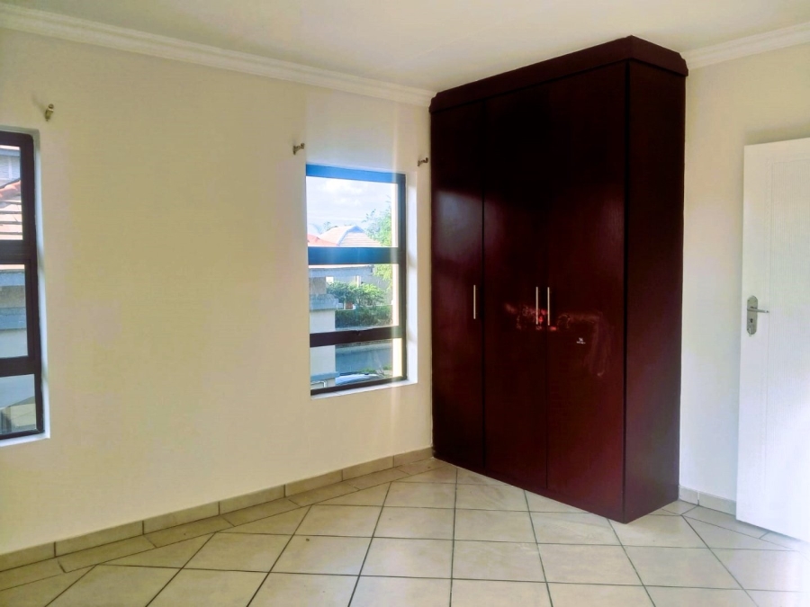 6 Bedroom Property for Sale in Kosmosdal Gauteng