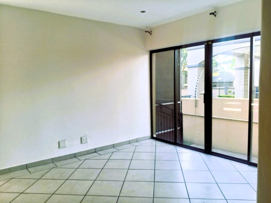 6 Bedroom Property for Sale in Kosmosdal Gauteng