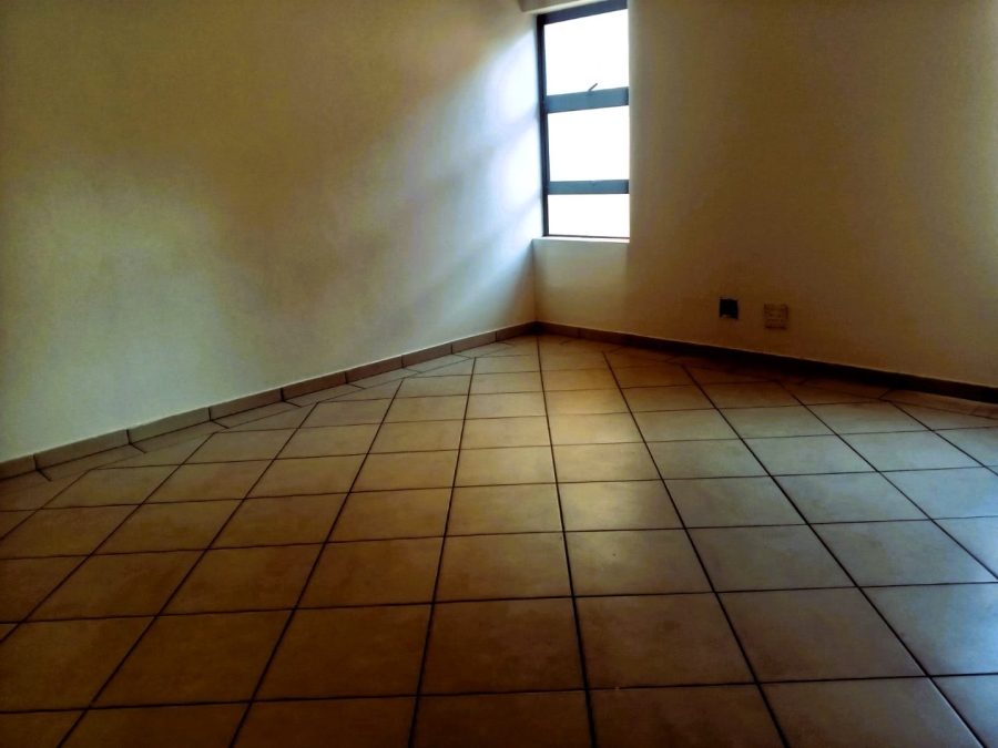 6 Bedroom Property for Sale in Kosmosdal Gauteng