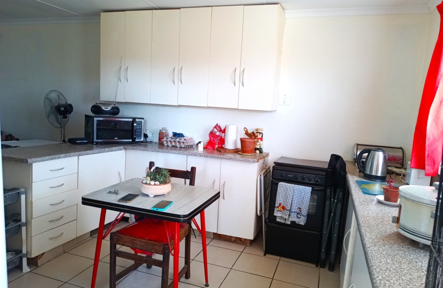 Commercial Property for Sale in Agricultural Holding 475 Gauteng