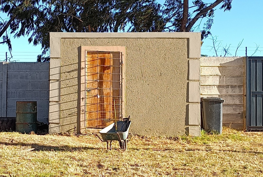 Commercial Property for Sale in Agricultural Holding 475 Gauteng