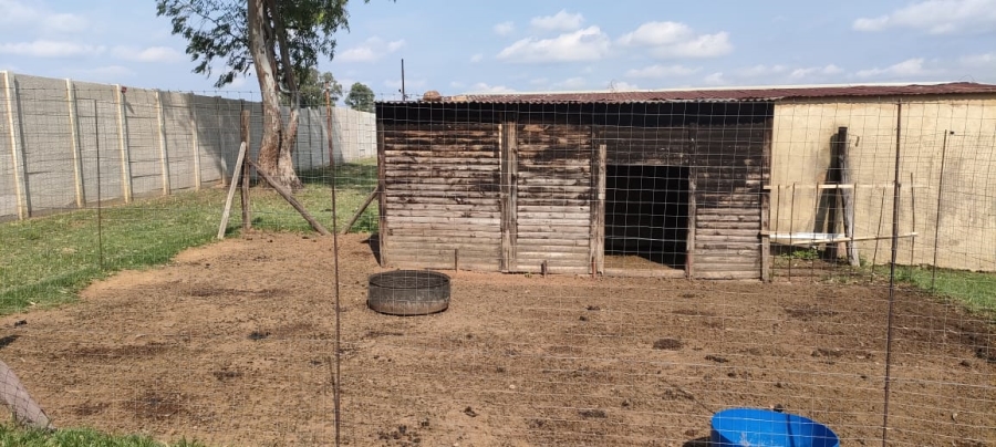 Commercial Property for Sale in Agricultural Holding 475 Gauteng