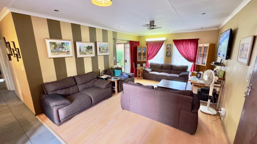 3 Bedroom Property for Sale in Amberfield Crest Estate Gauteng