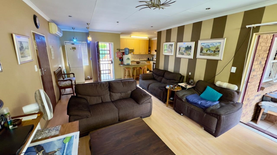 3 Bedroom Property for Sale in Amberfield Crest Estate Gauteng