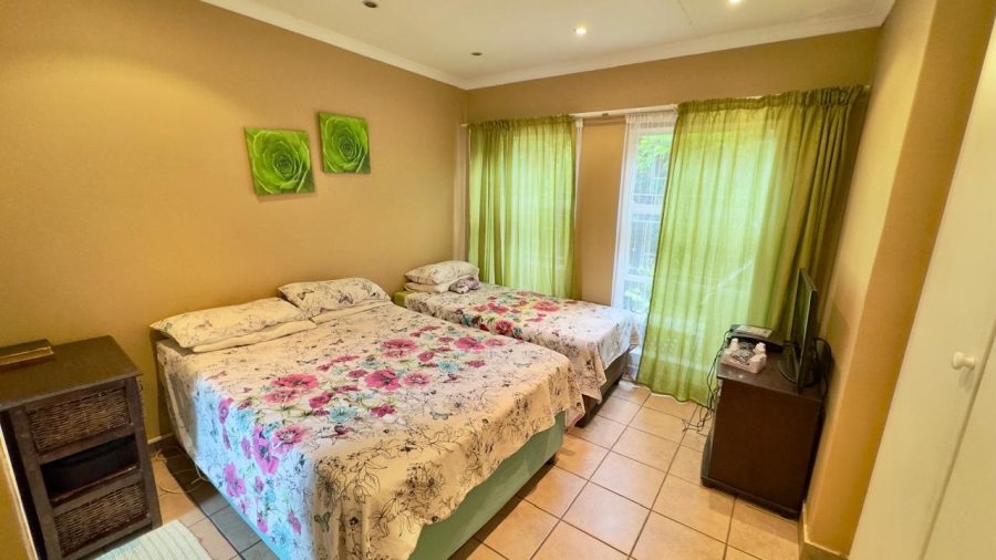 3 Bedroom Property for Sale in Amberfield Crest Estate Gauteng