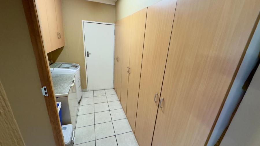 3 Bedroom Property for Sale in Amberfield Crest Estate Gauteng