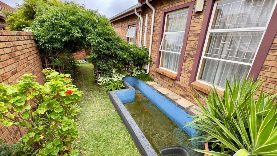 3 Bedroom Property for Sale in Amberfield Crest Estate Gauteng