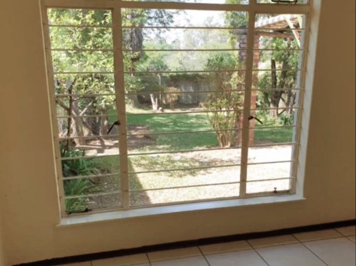 To Let 2 Bedroom Property for Rent in Sonneglans Gauteng