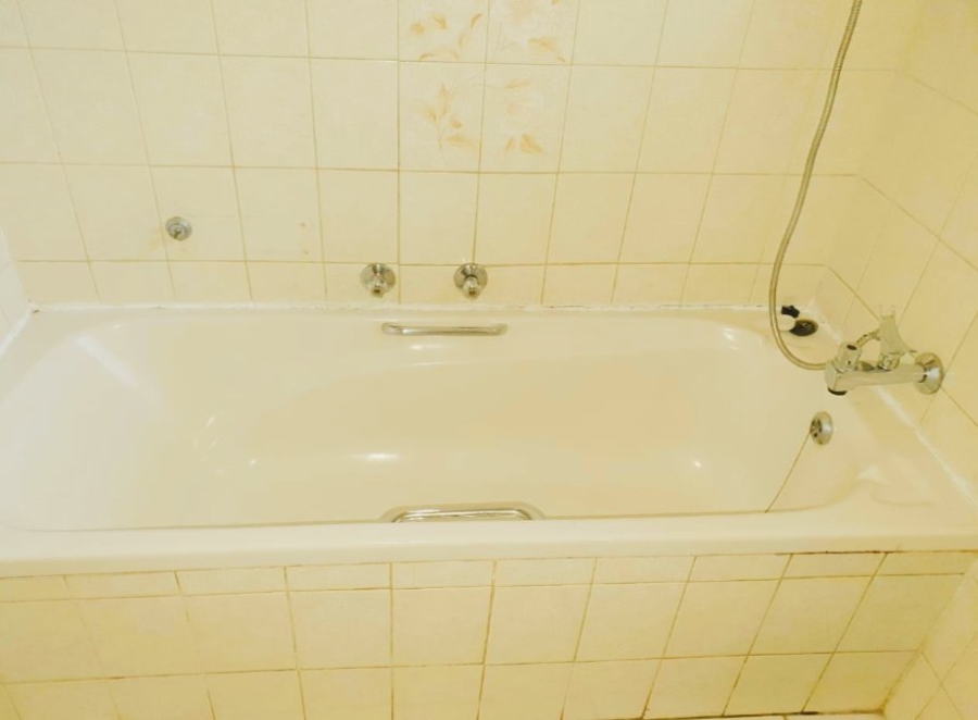 To Let 2 Bedroom Property for Rent in Sonneglans Gauteng