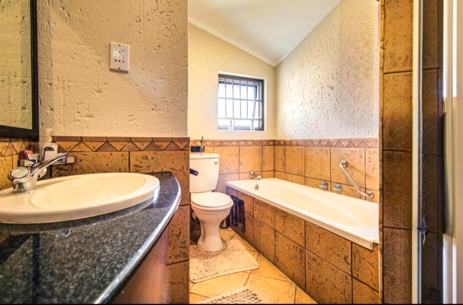 4 Bedroom Property for Sale in Vlakfontein Gauteng