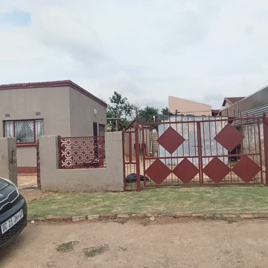 2 Bedroom Property for Sale in Moleleki Gauteng