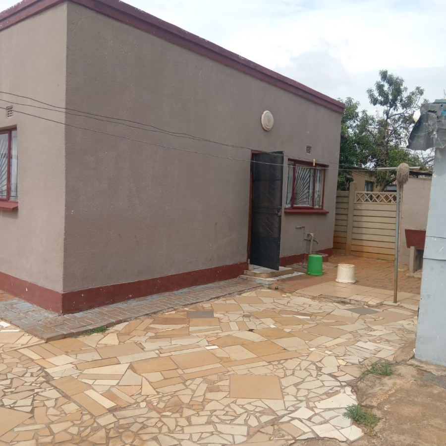2 Bedroom Property for Sale in Moleleki Gauteng