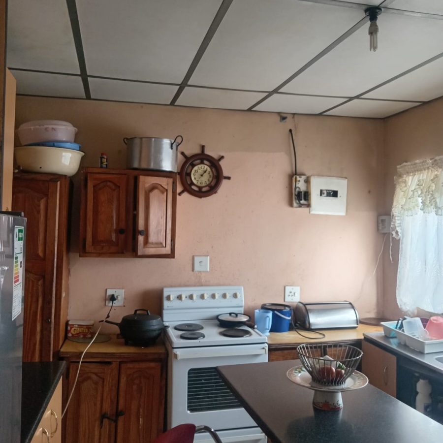 2 Bedroom Property for Sale in Moleleki Gauteng
