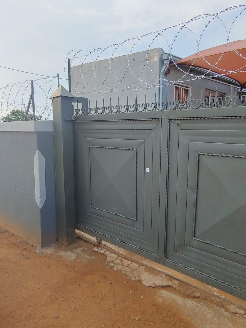 8 Bedroom Property for Sale in Soshanguve South Gauteng