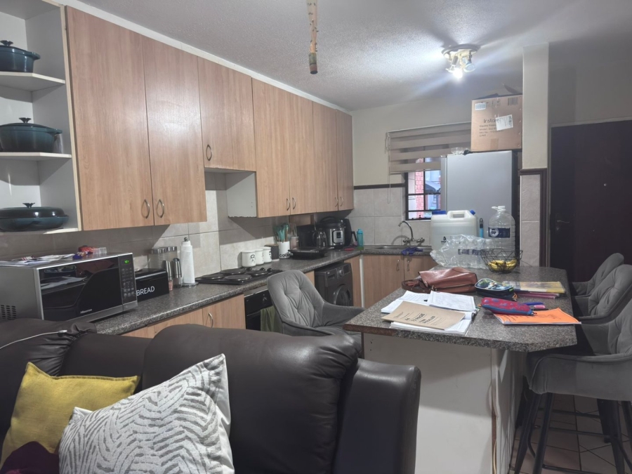 To Let 2 Bedroom Property for Rent in The Orchards Gauteng