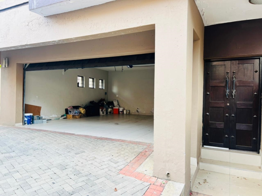 3 Bedroom Property for Sale in Greenstone Hill Gauteng