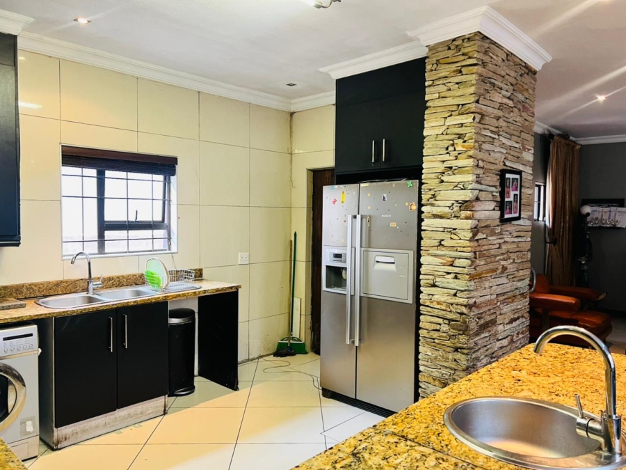 3 Bedroom Property for Sale in Greenstone Hill Gauteng