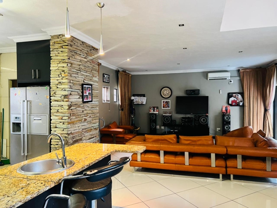 3 Bedroom Property for Sale in Greenstone Hill Gauteng