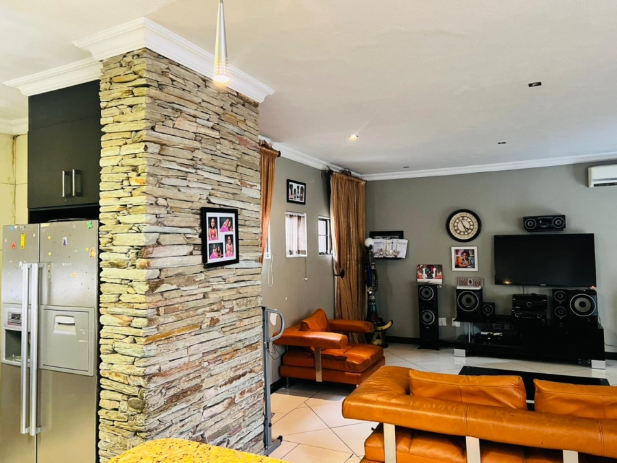 3 Bedroom Property for Sale in Greenstone Hill Gauteng