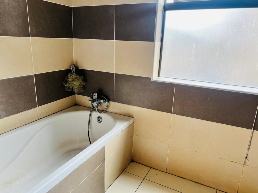 3 Bedroom Property for Sale in Greenstone Hill Gauteng
