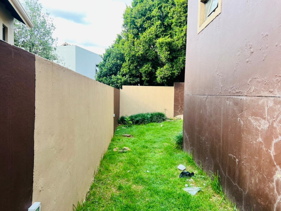 3 Bedroom Property for Sale in Greenstone Hill Gauteng