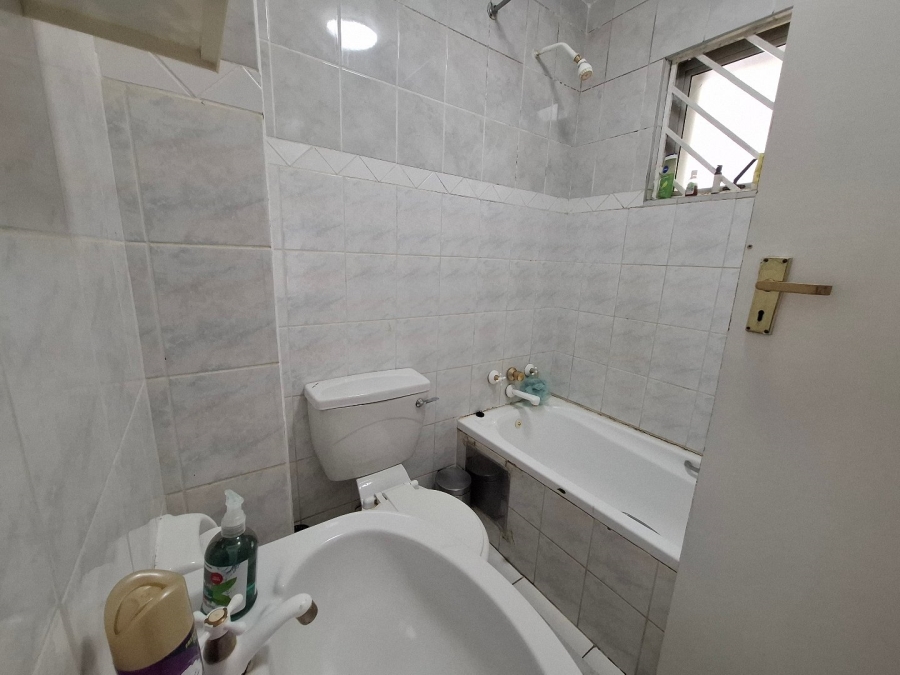 1 Bedroom Property for Sale in Sandown Gauteng