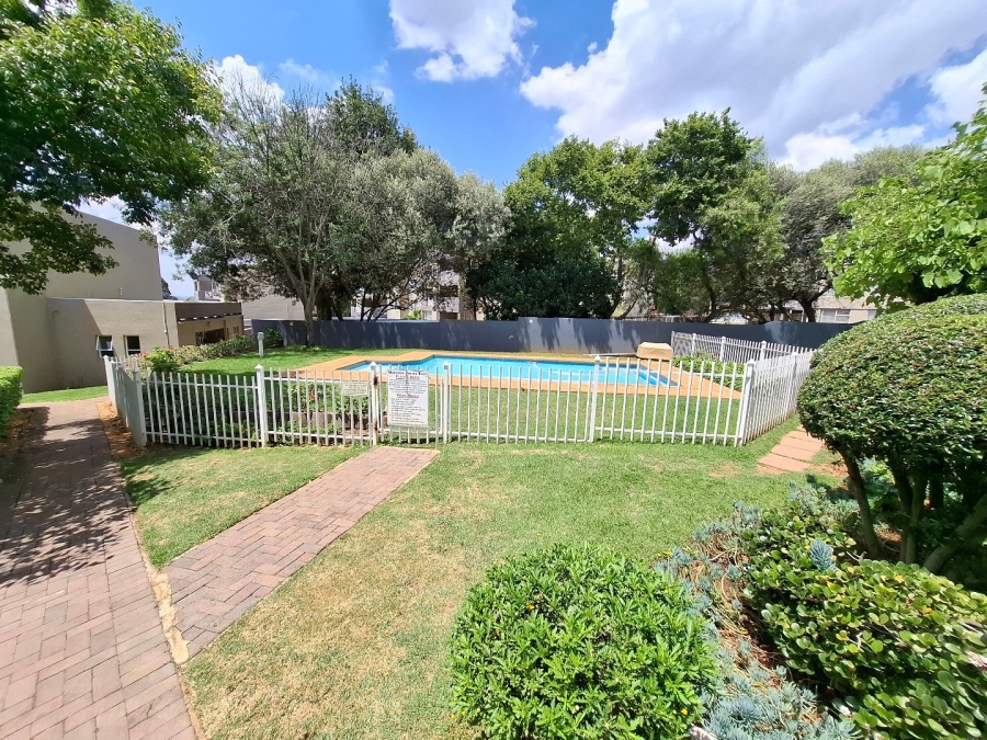 1 Bedroom Property for Sale in Sandown Gauteng