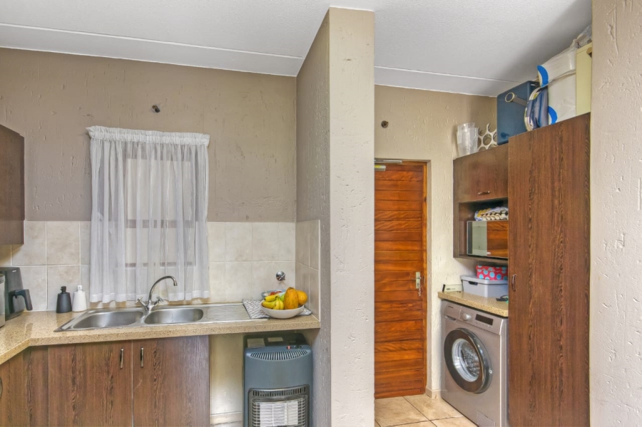 1 Bedroom Property for Sale in Douglasdale Gauteng