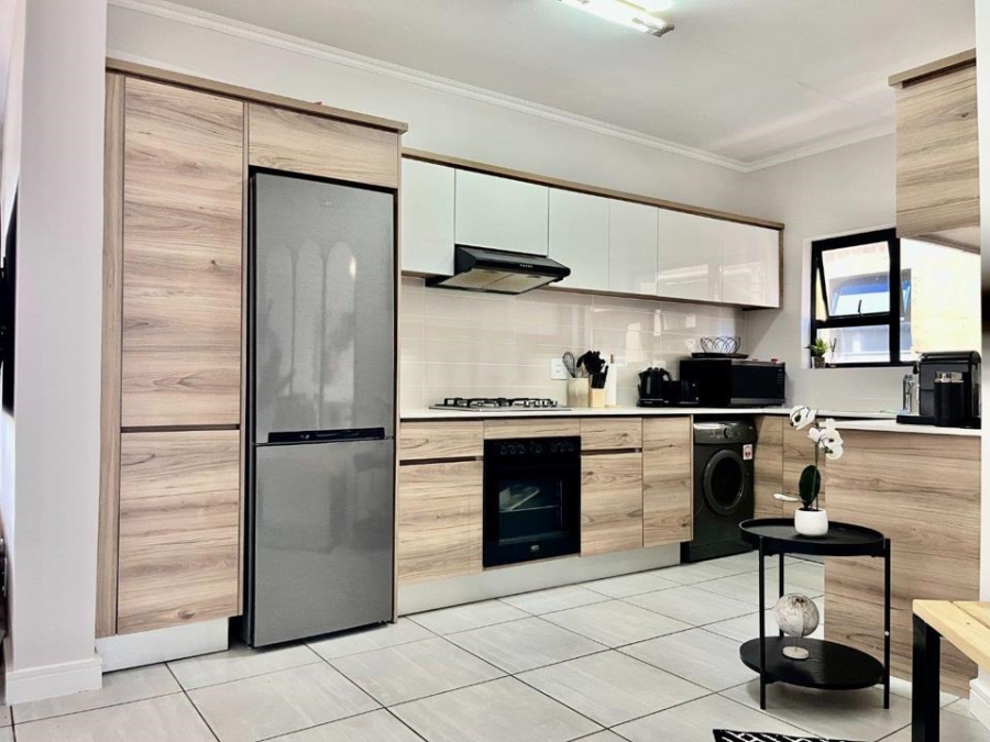 To Let 3 Bedroom Property for Rent in Waterfall Gauteng